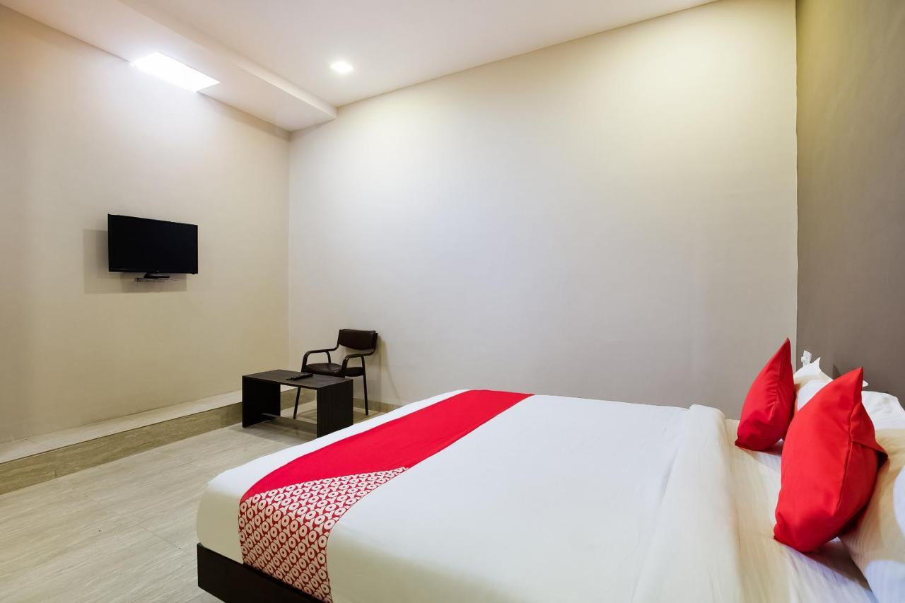 Oyo 39381 Kalajanki Hotel Ujjain Luaran gambar
